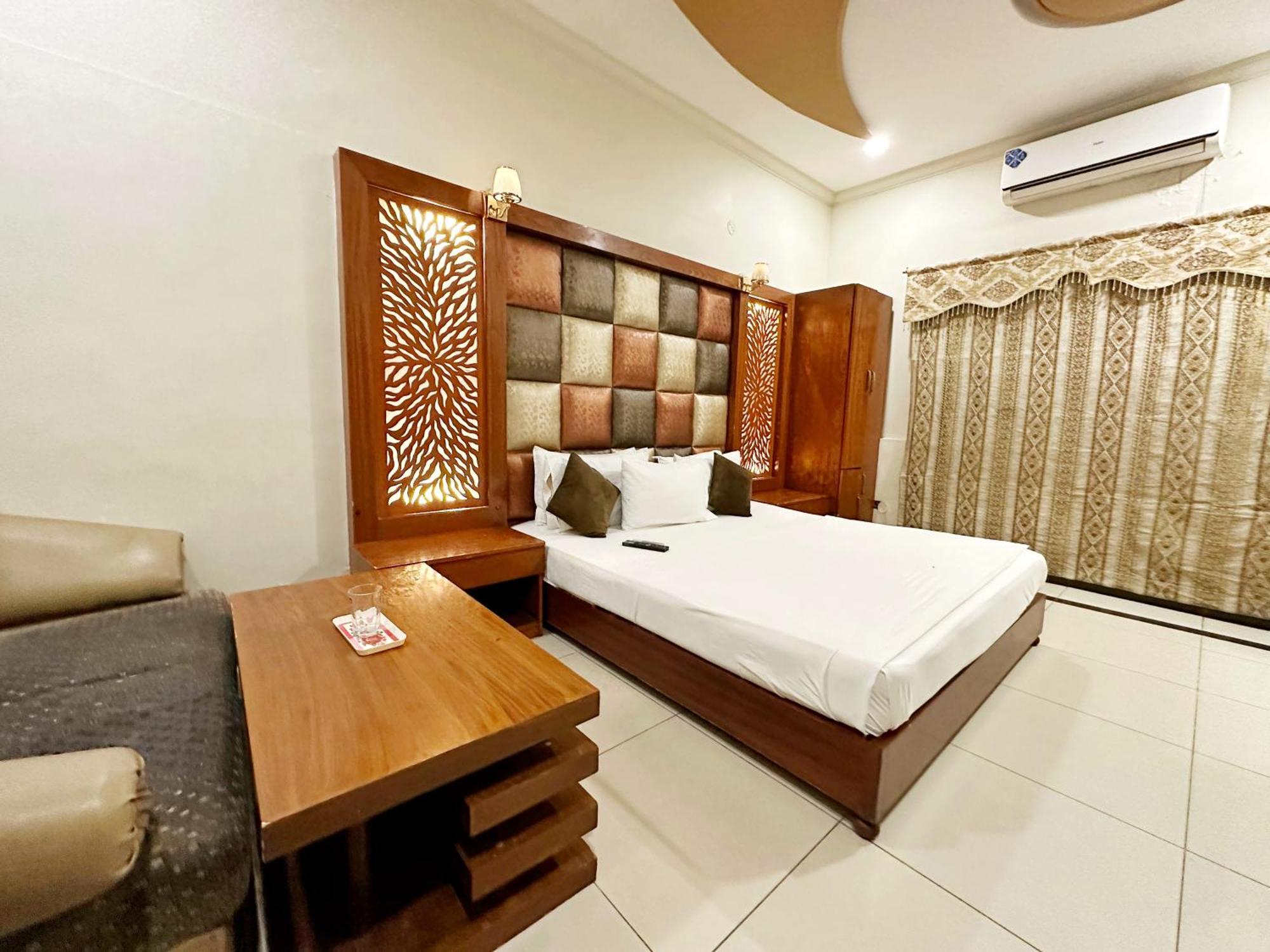 The Grand Hotel Multan Exterior foto
