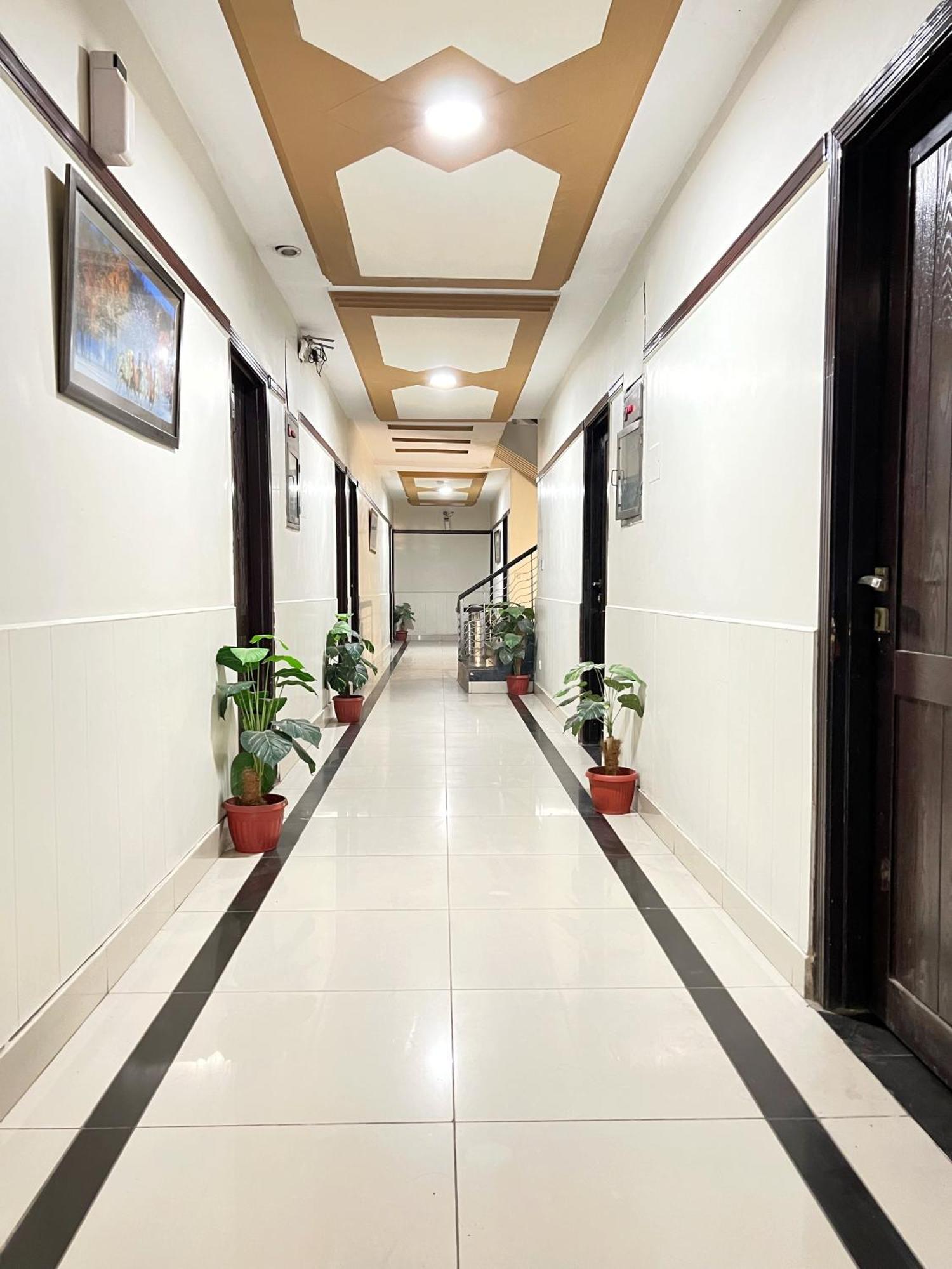 The Grand Hotel Multan Exterior foto