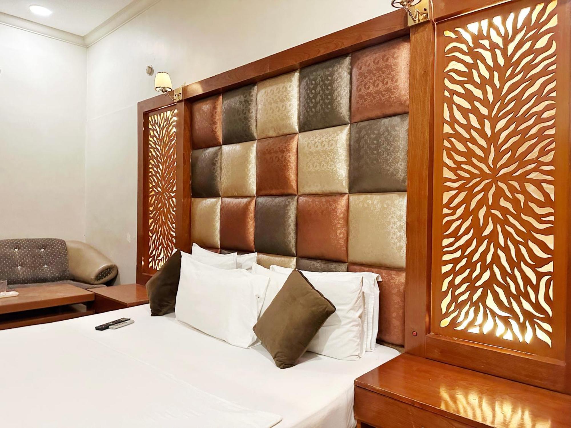 The Grand Hotel Multan Exterior foto