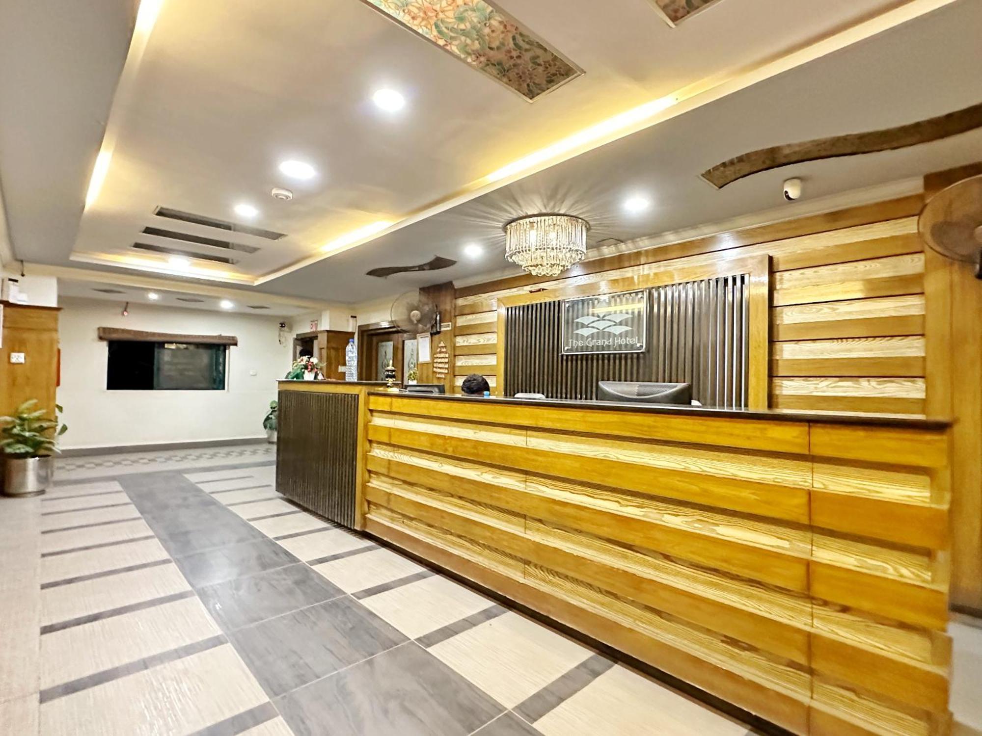 The Grand Hotel Multan Exterior foto