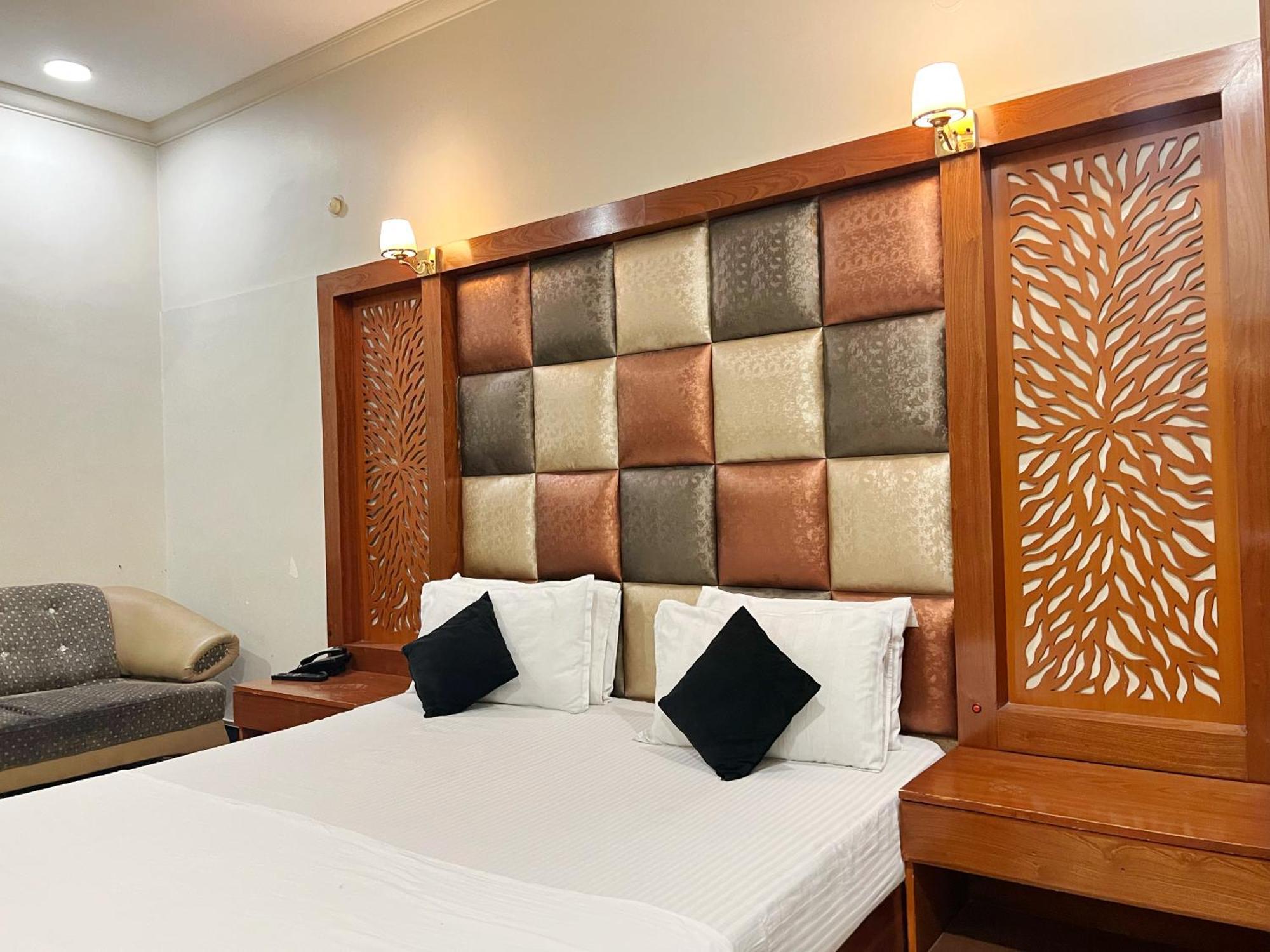 The Grand Hotel Multan Exterior foto