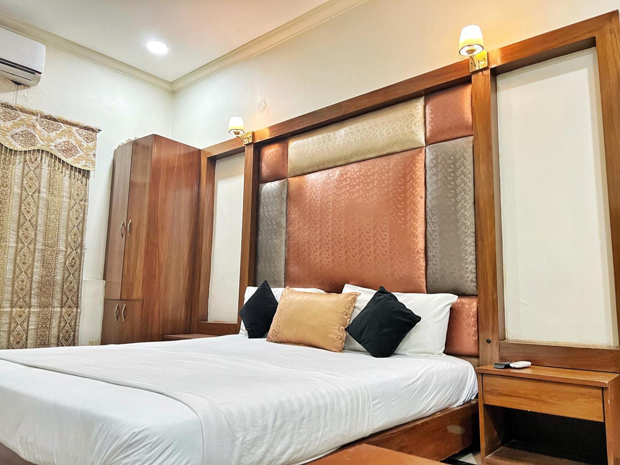The Grand Hotel Multan Exterior foto