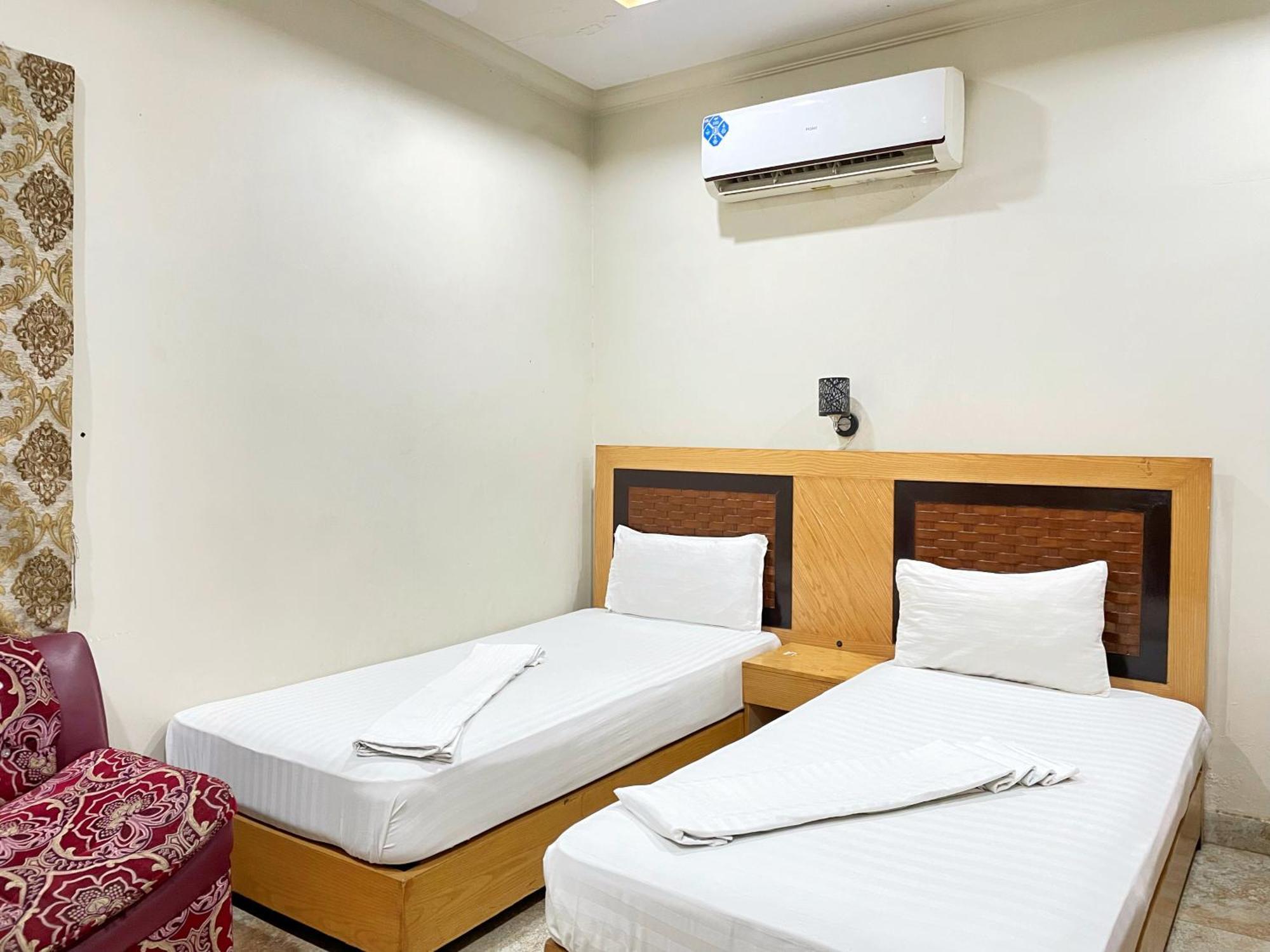 The Grand Hotel Multan Exterior foto