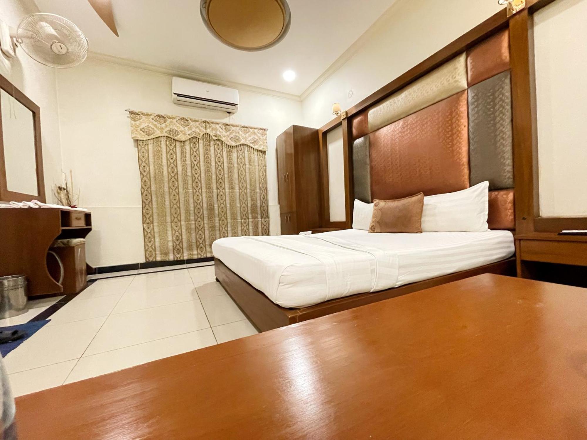 The Grand Hotel Multan Exterior foto