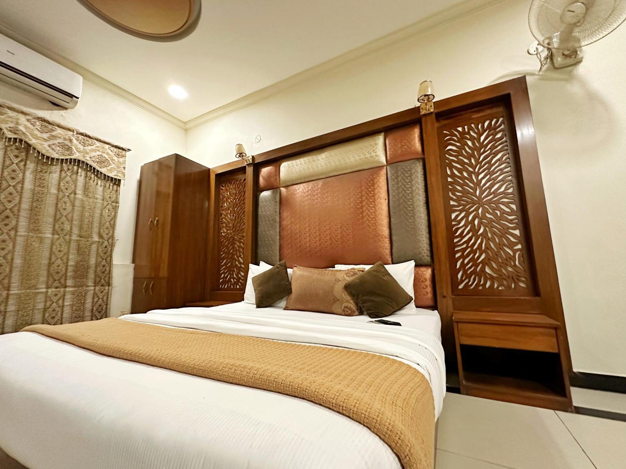 The Grand Hotel Multan Exterior foto
