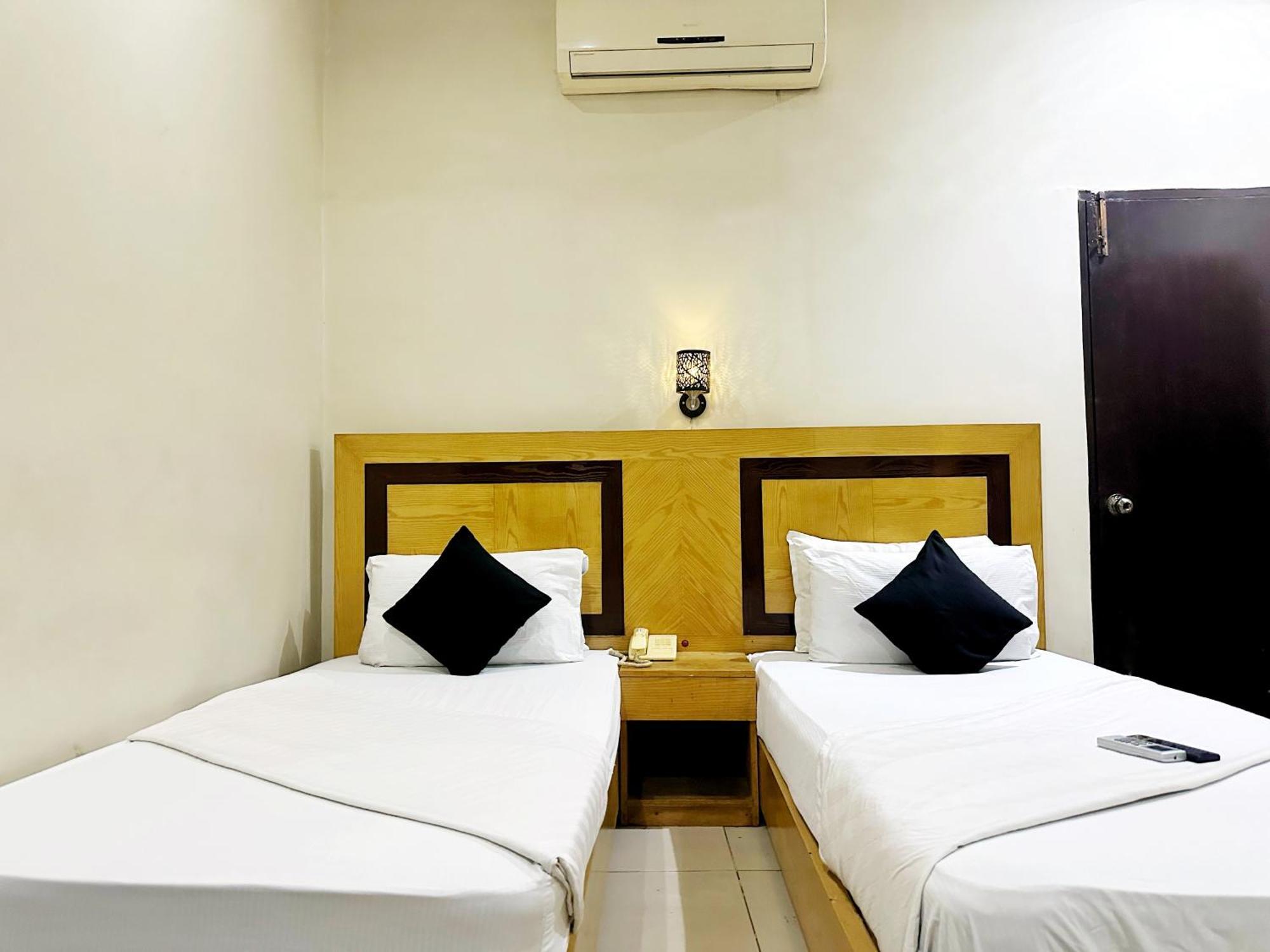 The Grand Hotel Multan Exterior foto